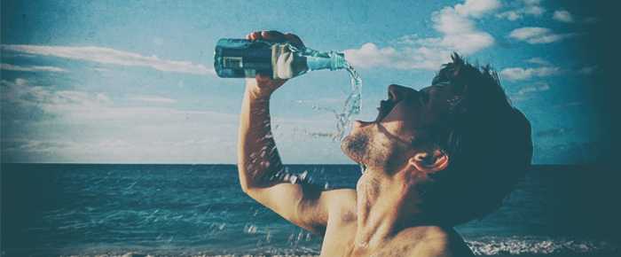 Bere una bevanda idratante naturale aiuta a recuperare energia