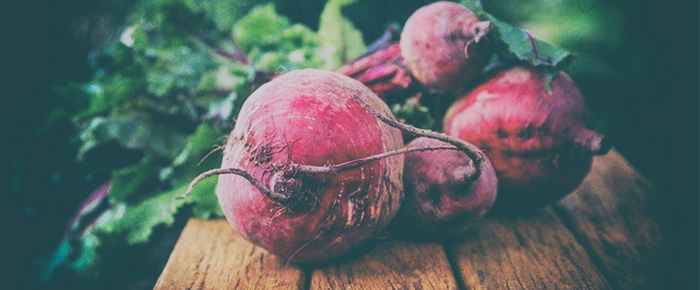 Depurante cruda in insalate rapa rossa