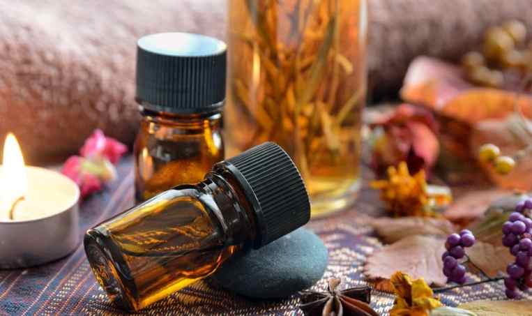 Olio di Tea Tree, proprietà, benefici e tutti gli usi